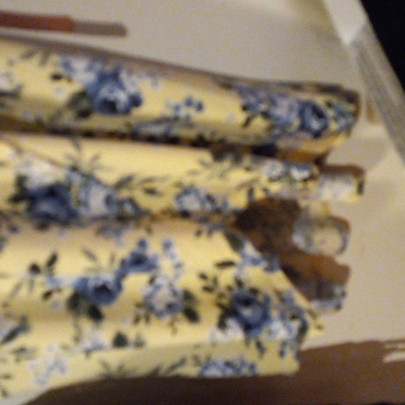 Yellow floral surplice dress - Picture 3 of 7